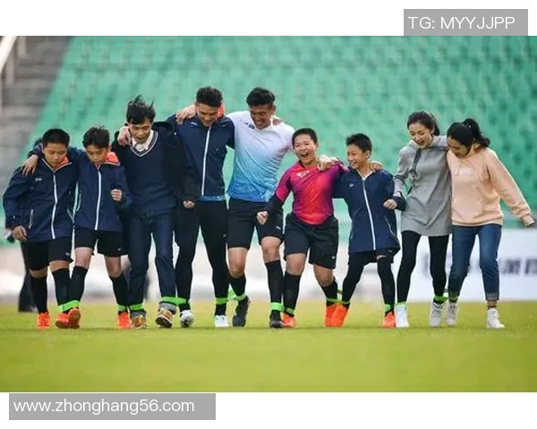 足球明星盛装亮相顺序揭秘时尚之夜精彩瞬间回顾